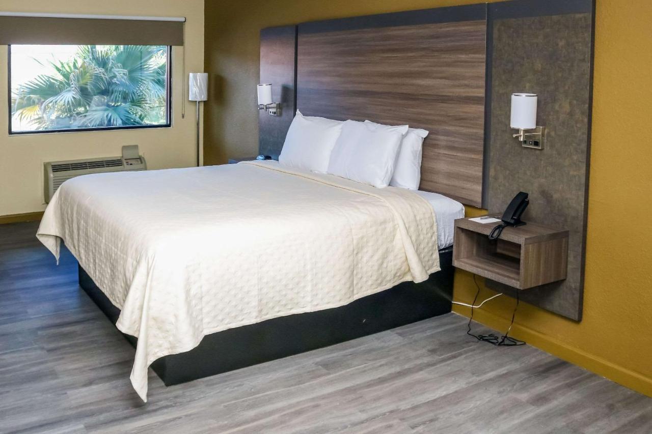 Rodeway Inn Феникс Сити Екстериор снимка